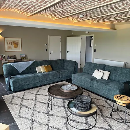 Xxv House